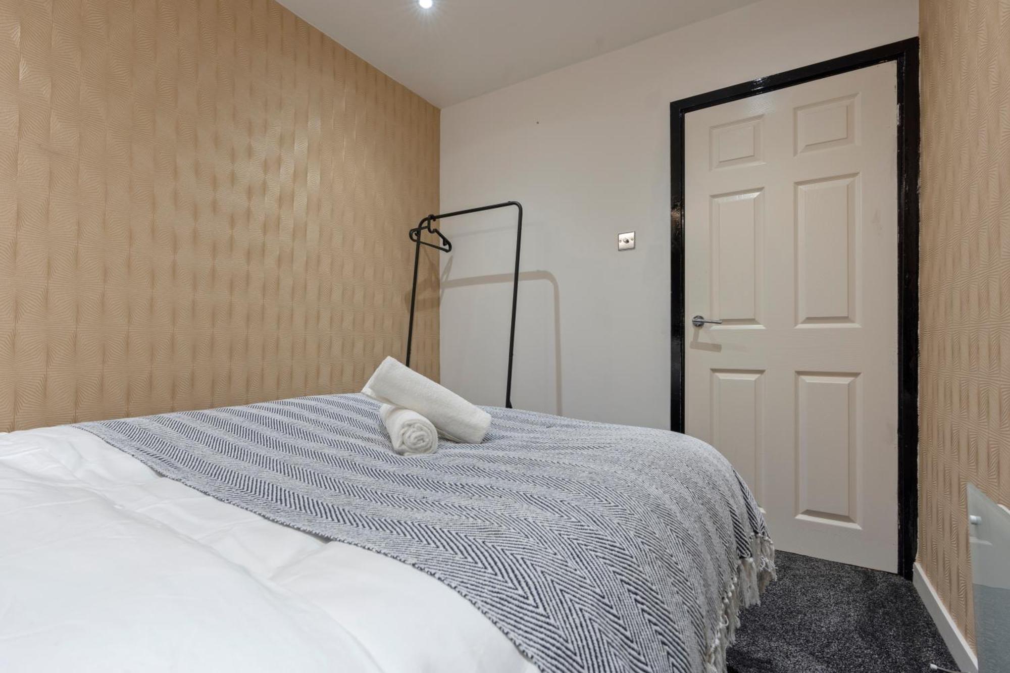 Twilight Haven - B'ham - Free Parking Apartment *